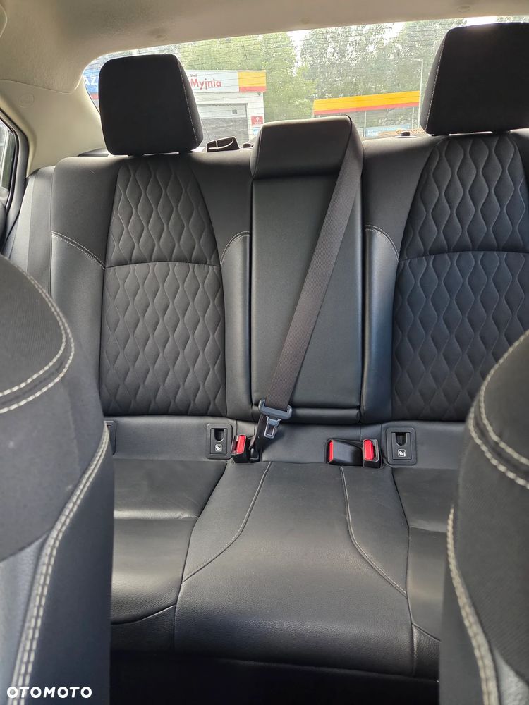 Toyota Corolla 2.0 Hybrid Executive - 19