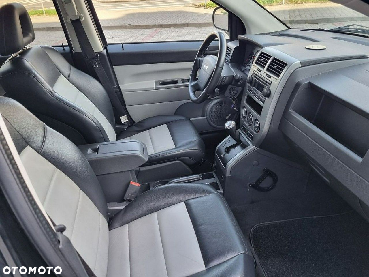 Jeep Compass - 12