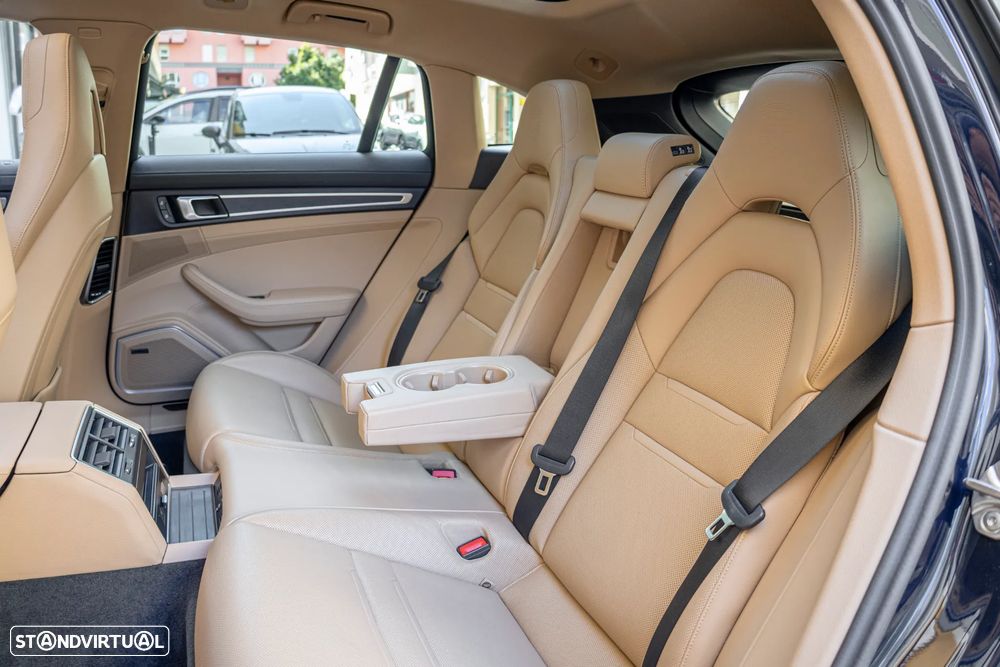 Porsche Panamera Sport Turismo 4 E-Hybrid Platinum Edition - 43