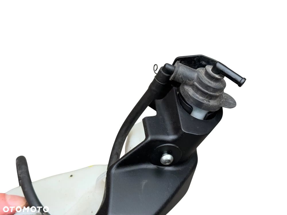 Zbiorniczek wyrównawczy Yamaha Niken 900    17-21R - 5