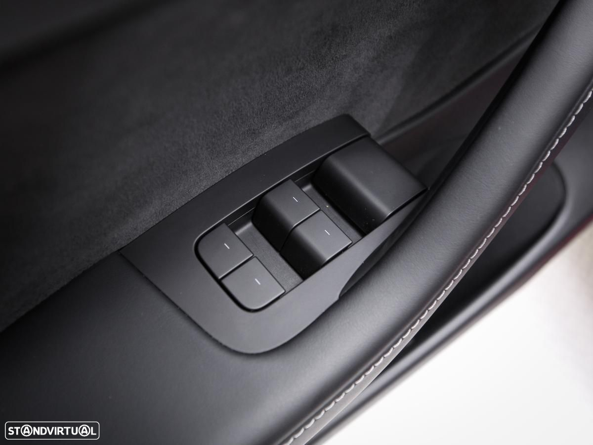 Tesla Model 3 Long Range AWD Dual Motor Performance - 17