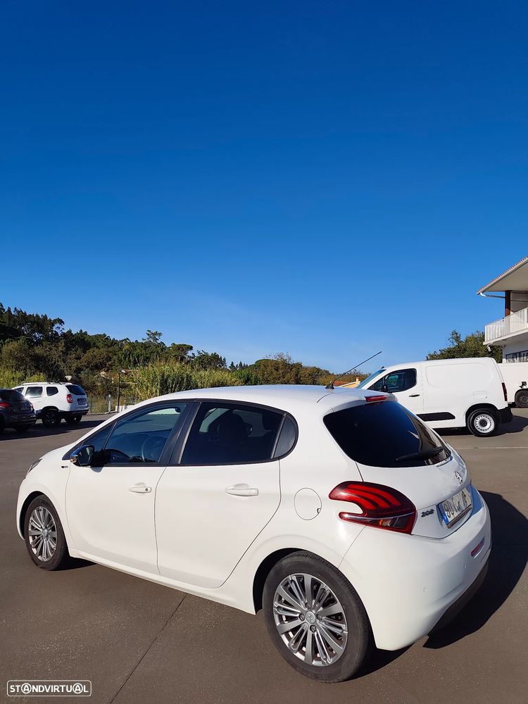 Peugeot 208 1.2 PureTech Style - 48