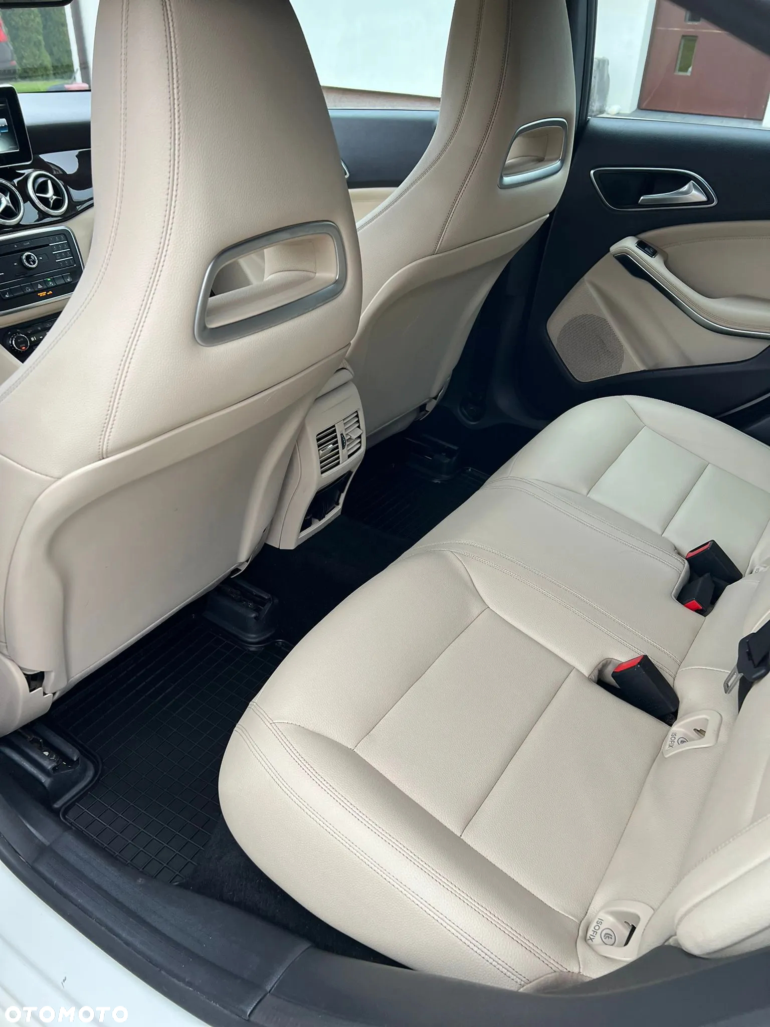 Mercedes-Benz CLA 250 4Matic 7G-DCT - 16