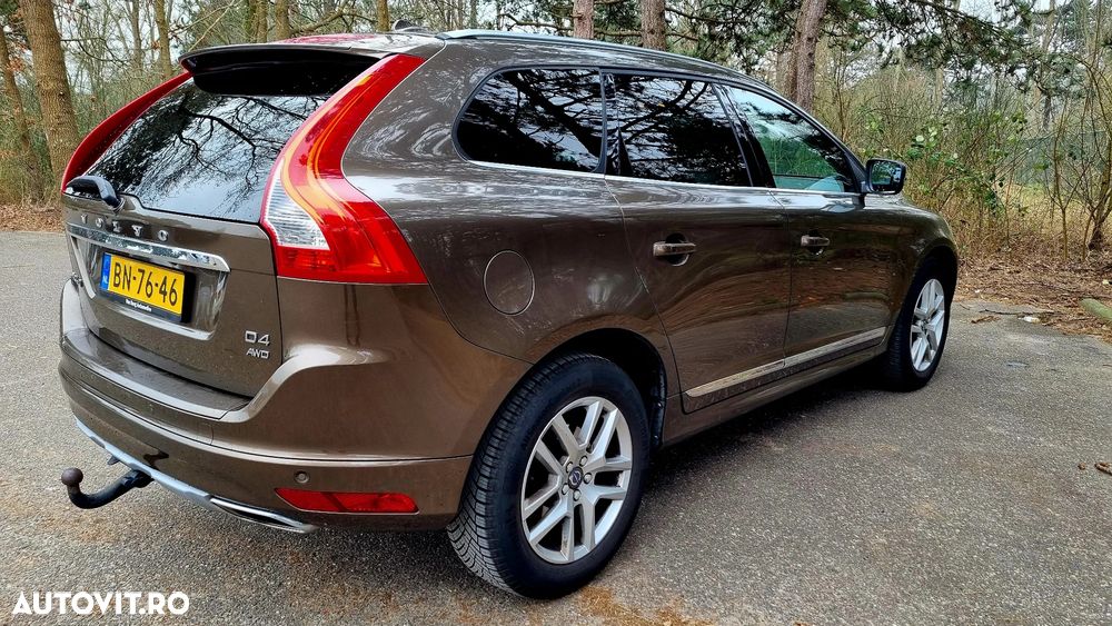 Volvo XC 60 D4 AWD Geartronic Summum - 6