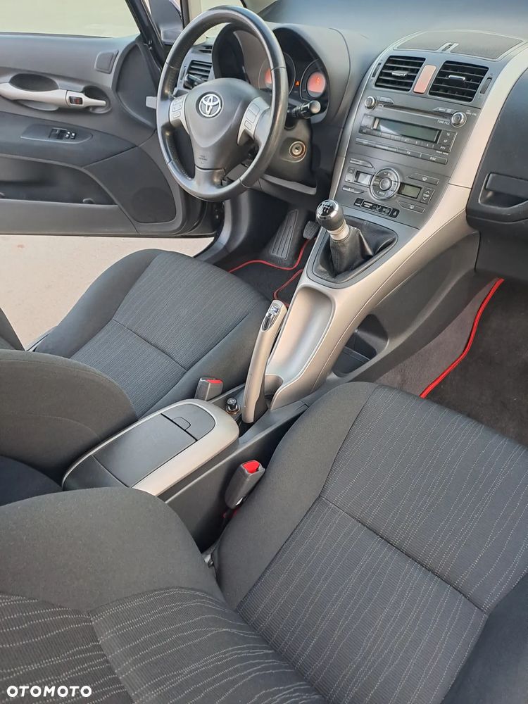 Toyota Auris 2.0 D-4D - 10