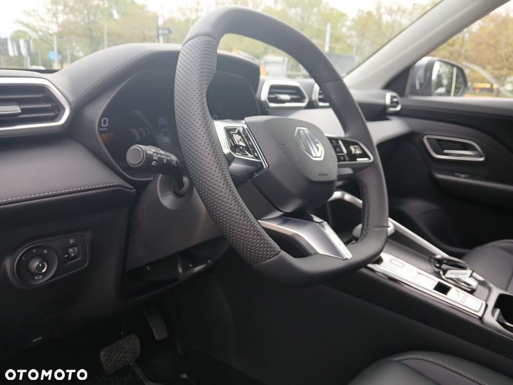 MG ZS Hybrid+ - 13