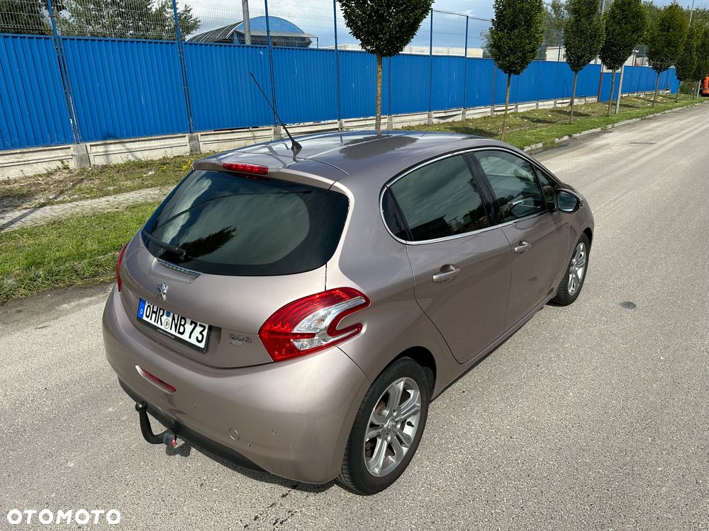 Peugeot 208 e-HDi FAP 92 EGS6 Stop&Start Allure - 25