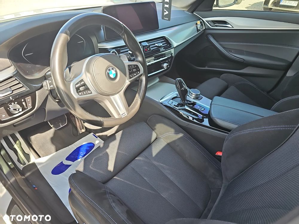 BMW Seria 5 520d xDrive - 10