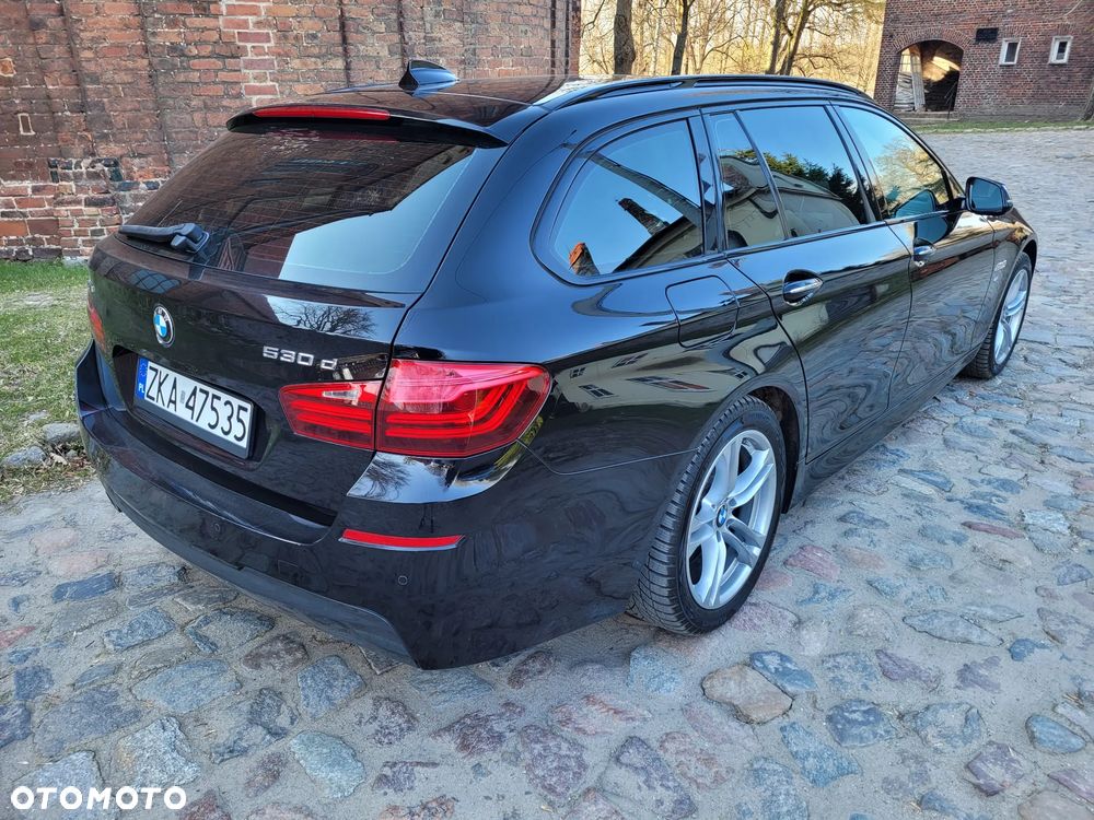 BMW Seria 5 530d xDrive Sport-Aut Luxury Line - 4