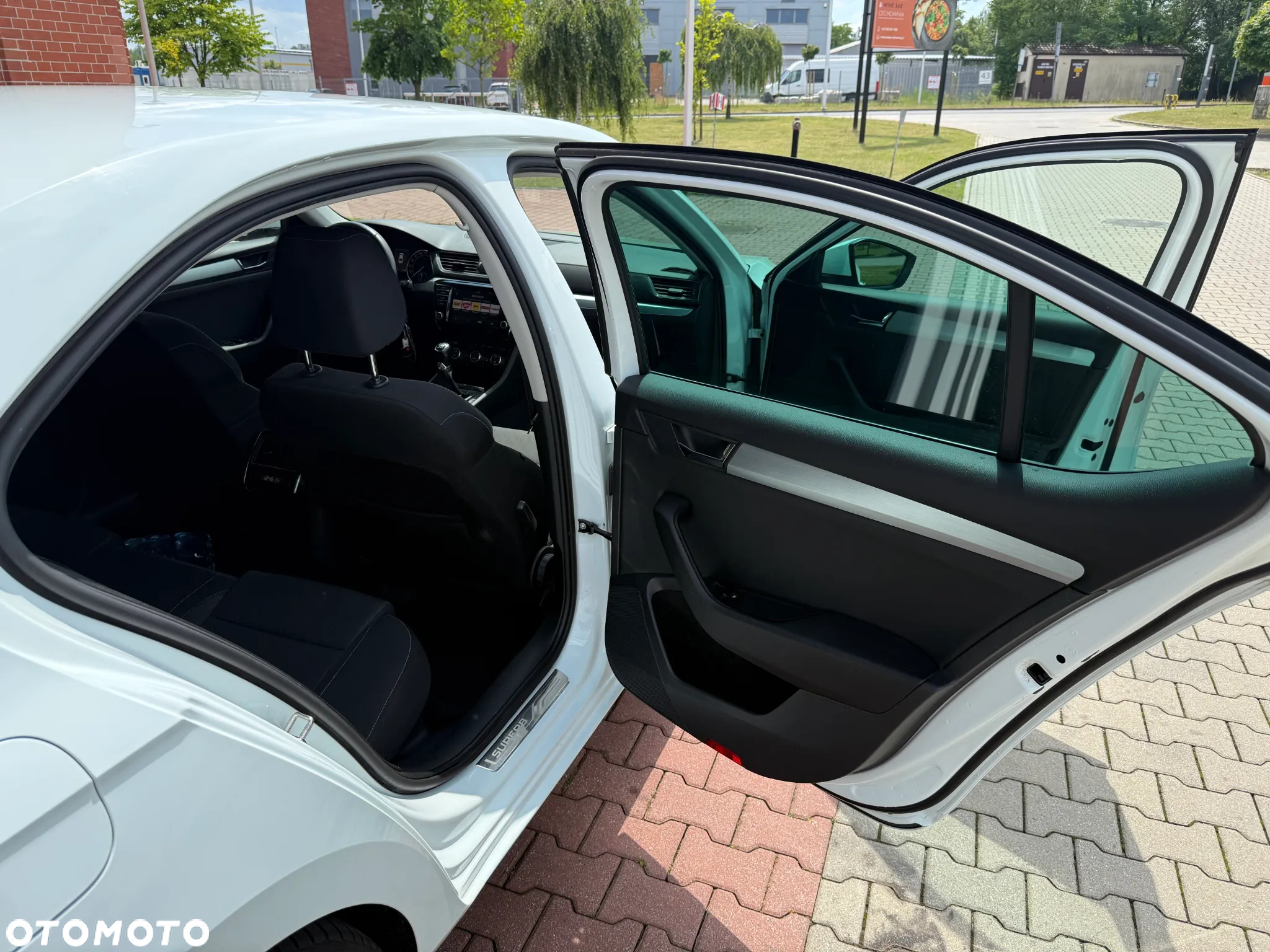 Skoda Superb 1.4 TSI ACT Ambition - 11
