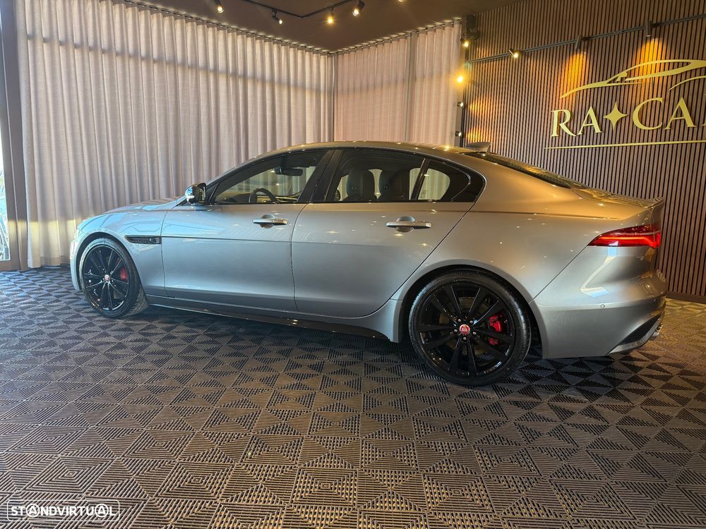 Jaguar XE 2.0 D200 R-Dynamic HSE - 4