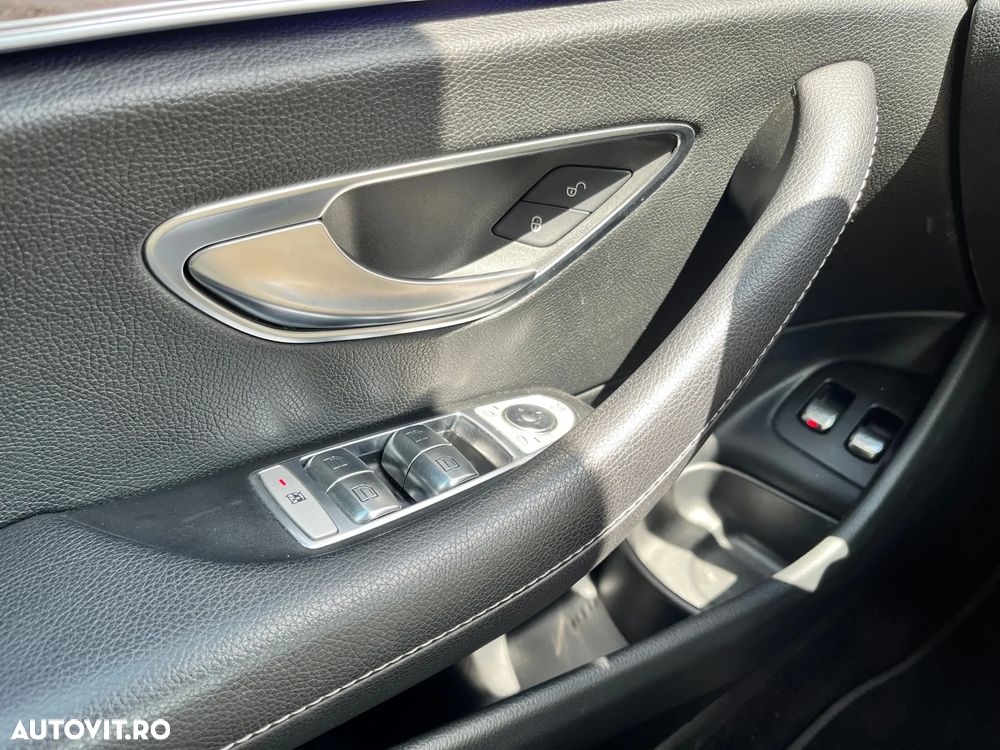 Mercedes-Benz E 220 d T-Modell 4MATIC Aut - 22