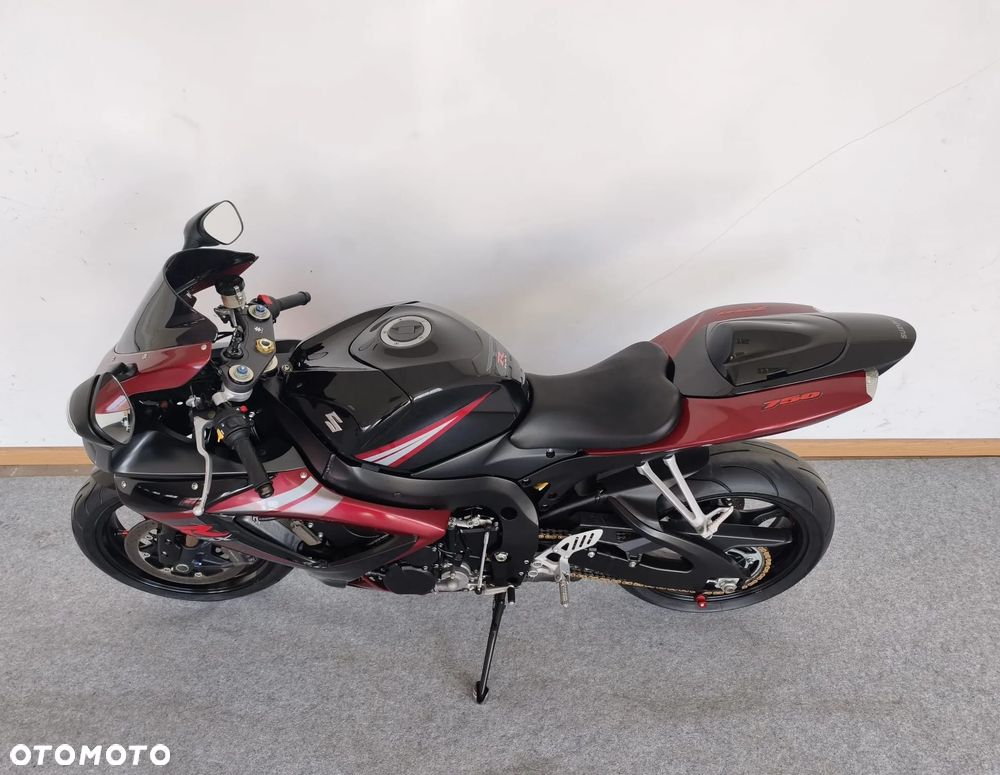 Suzuki GSX-R - 10