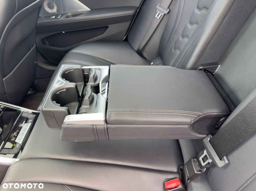 BMW Seria 8 - 21