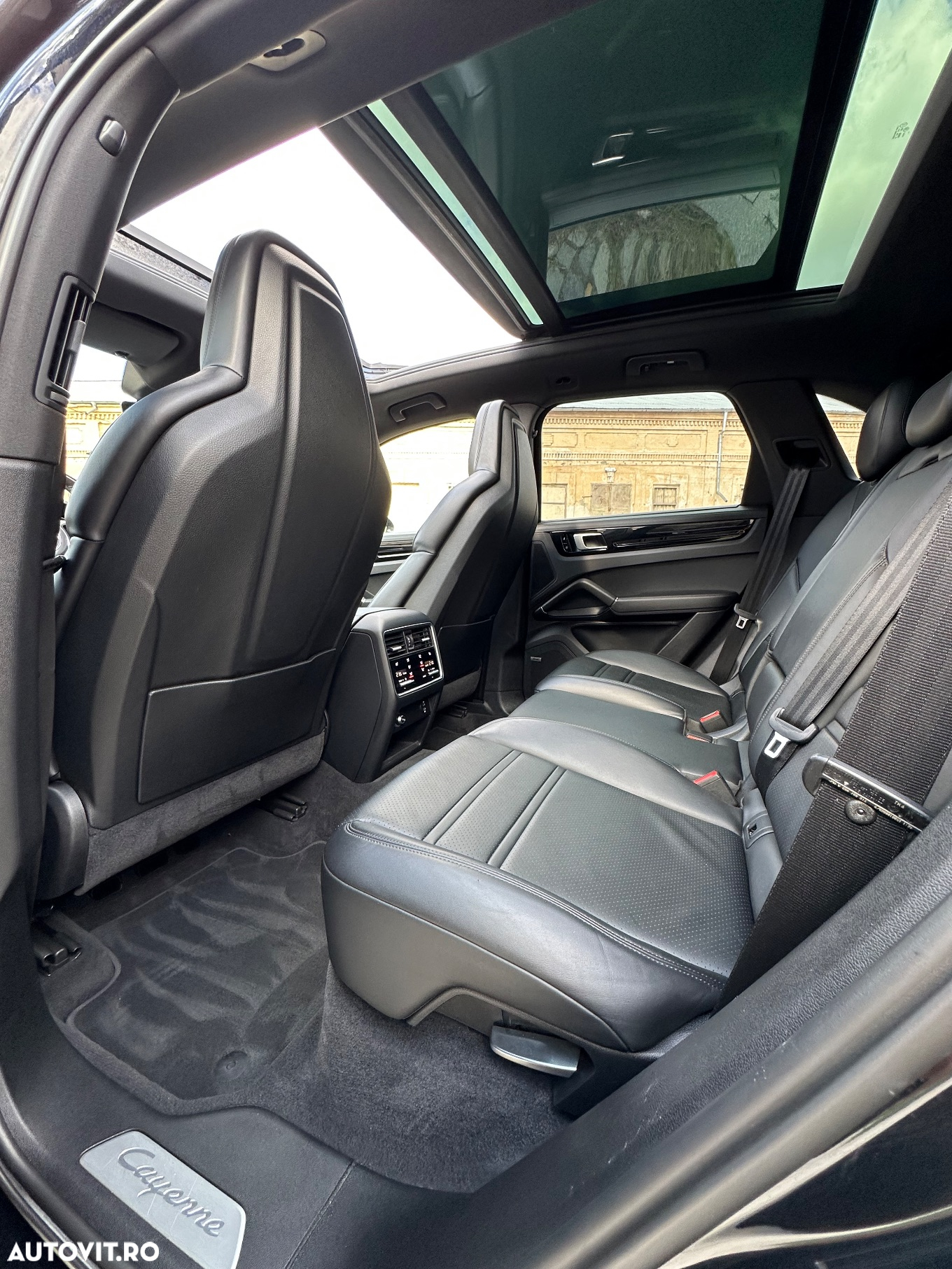 Porsche Cayenne - 10