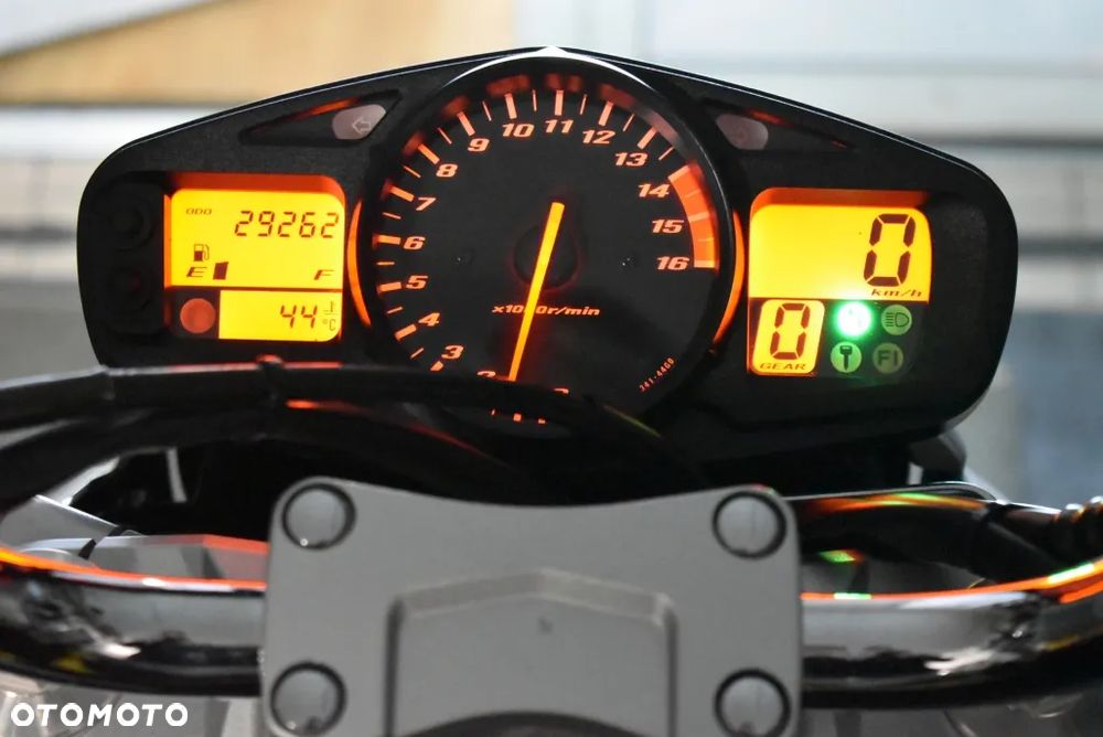 Suzuki GSR - 40