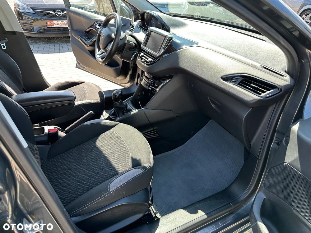 Peugeot 208 - 20