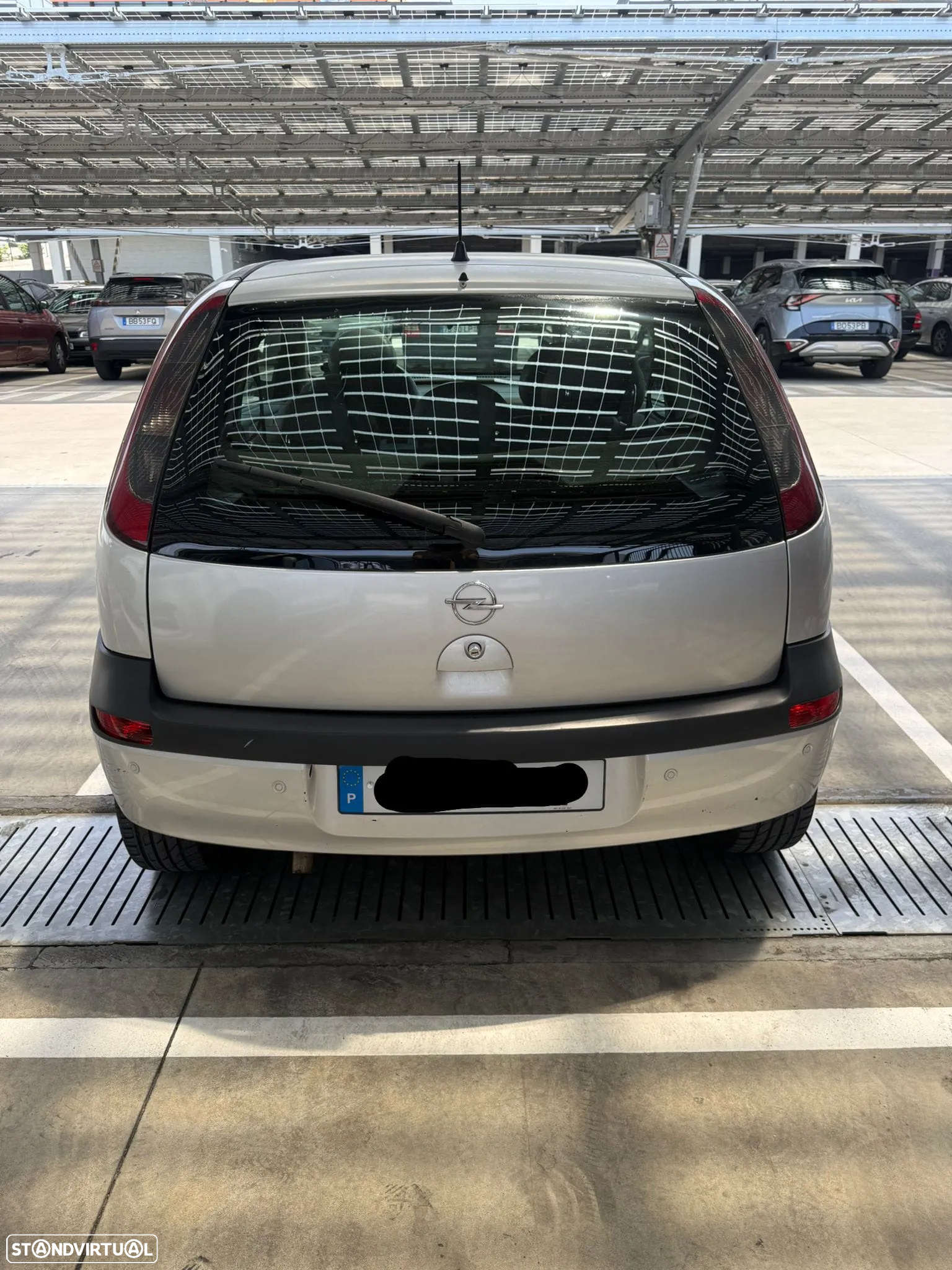 Opel Corsa 1.2 16V Confort - 2