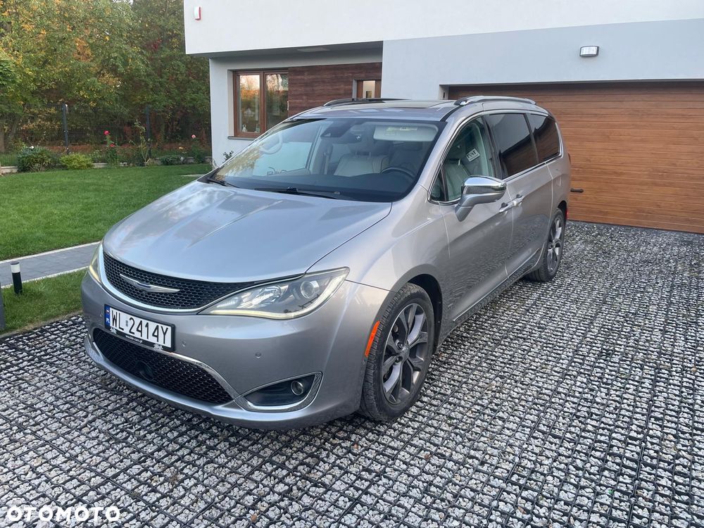 Chrysler Pacifica - 3