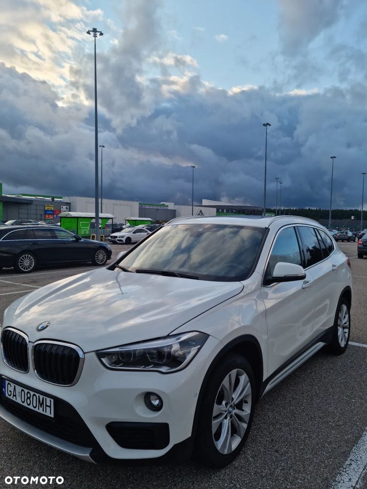 BMW X1 sDrive18d Business Edition - 1