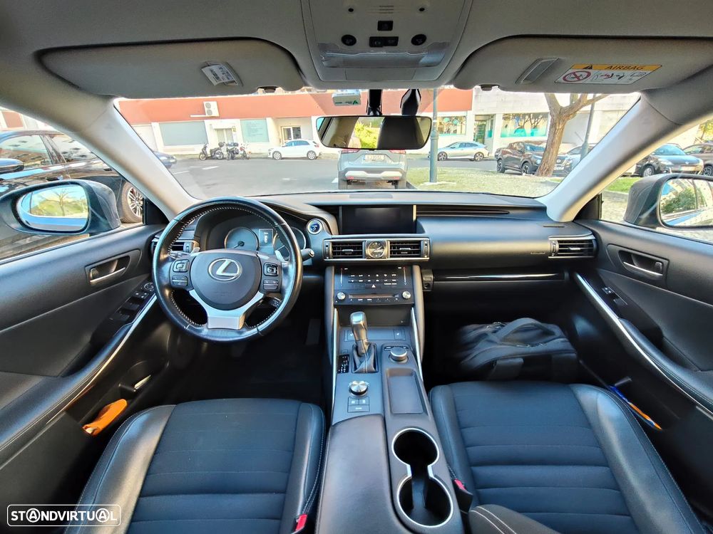 Lexus IS 300H Executive - 5