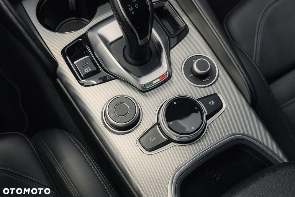 Alfa Romeo Giulia 2.0 Turbo Veloce Q4 - 26
