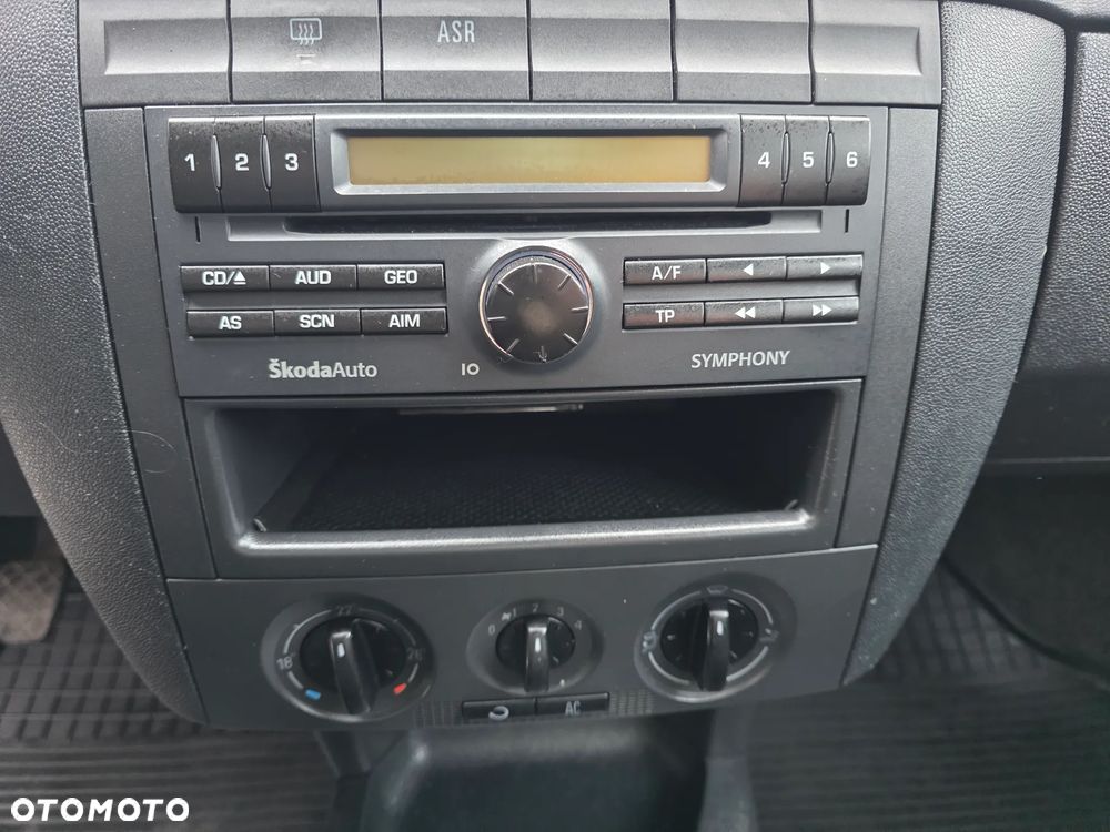 Skoda Fabia 1.4 16V Style Edition - 17