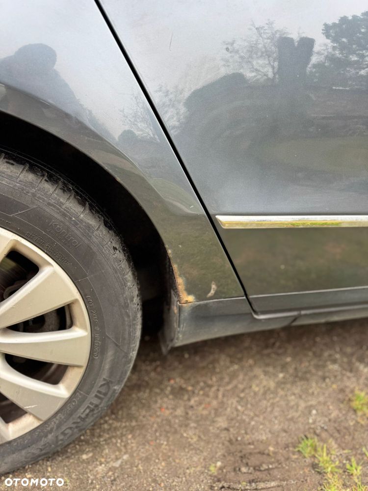 Volkswagen Passat 1.9 TDI Sportline - 11