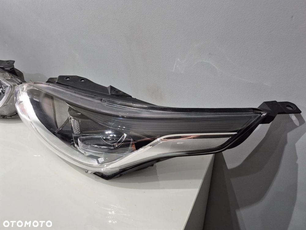 Kia Ceed III 18- Lampa reflektor soczewka lewy prawy przód 12PIN Europa oryginalny - 5