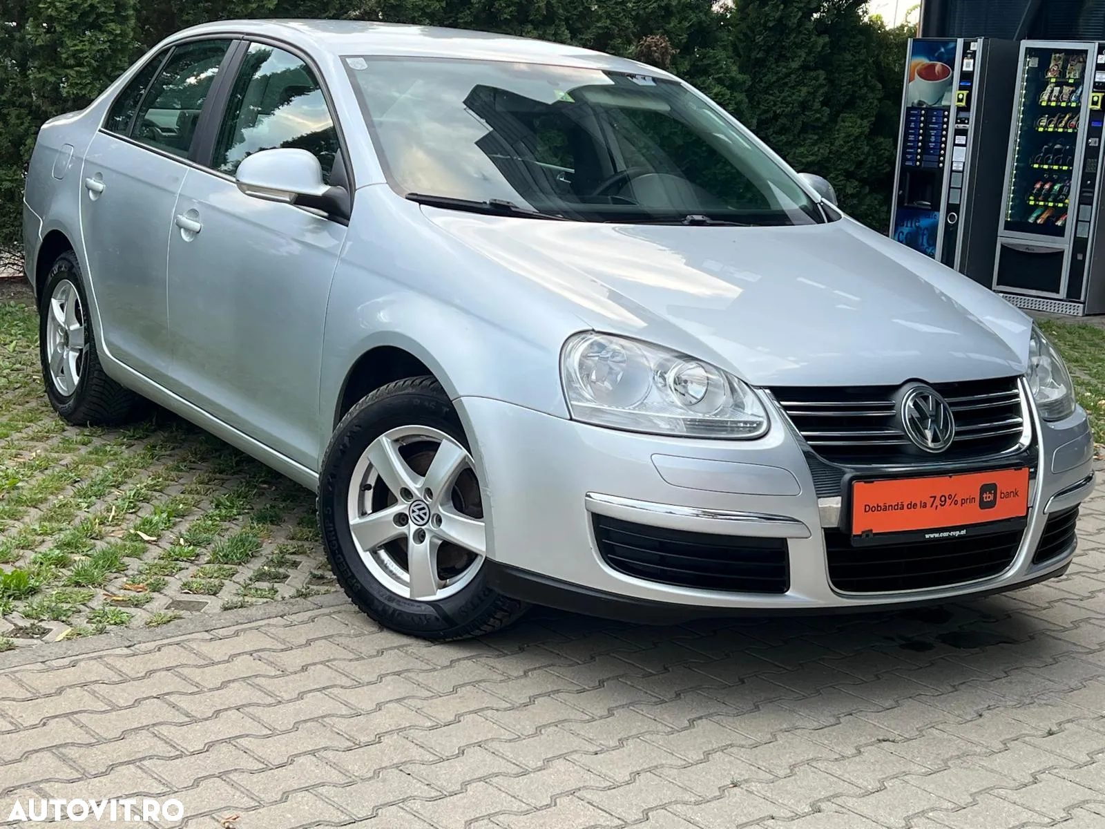 Volkswagen Jetta 1.6 Trendline - 2