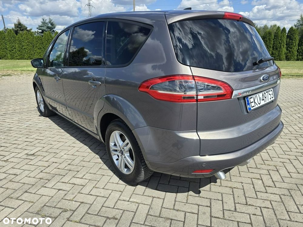 Ford S-Max - 13