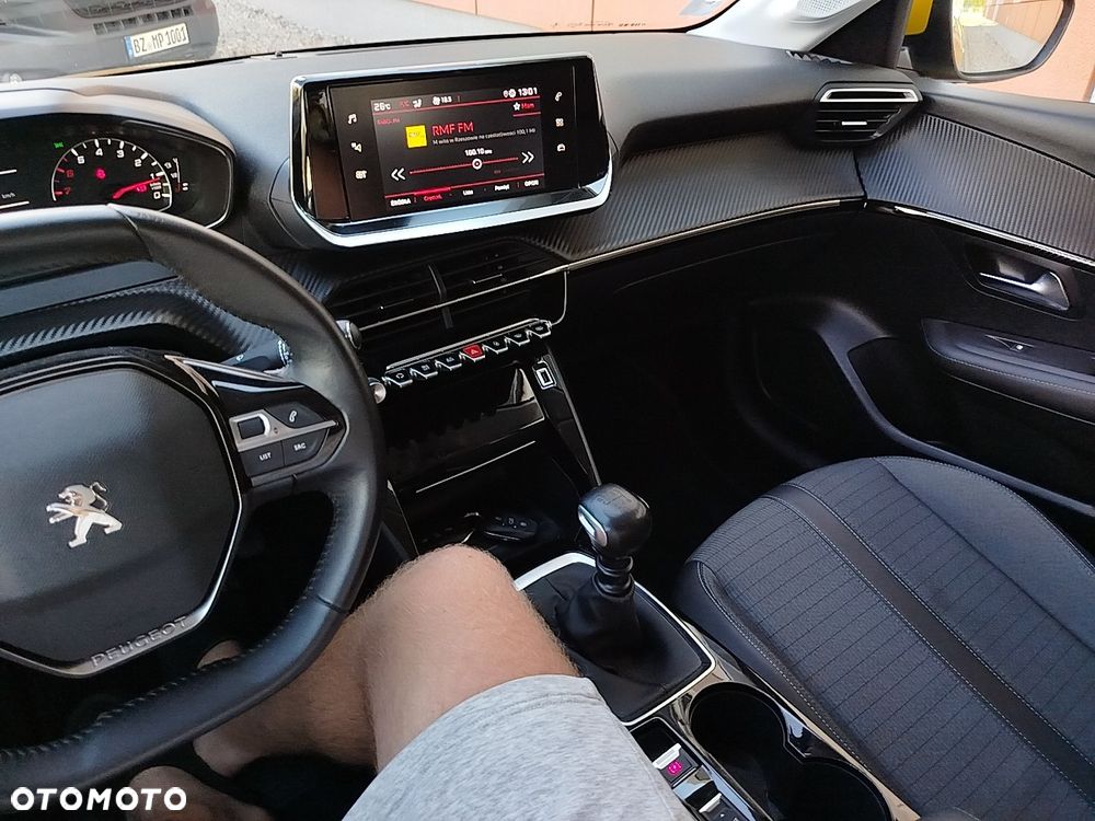 Peugeot 208 TURBO 100 Allure - 16