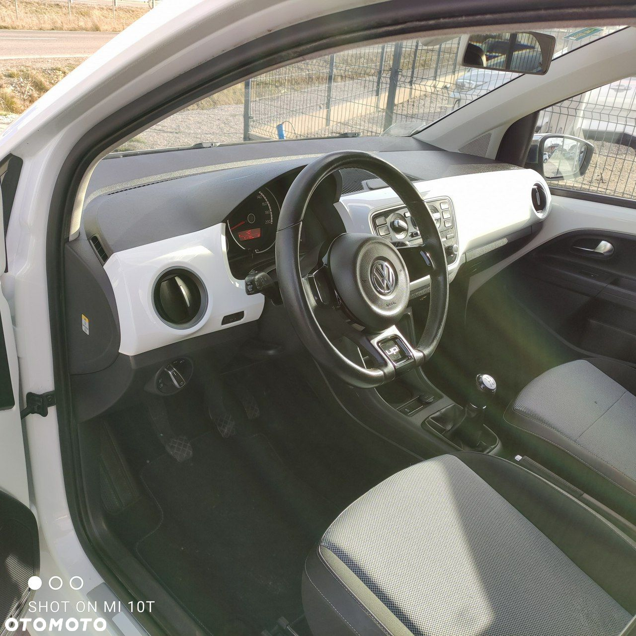Volkswagen up! - 15