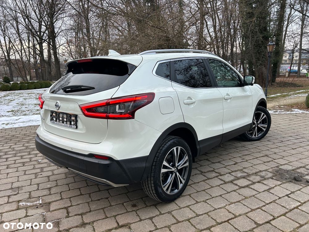 Nissan Qashqai 1.3 DIG-T SHIRO - 2