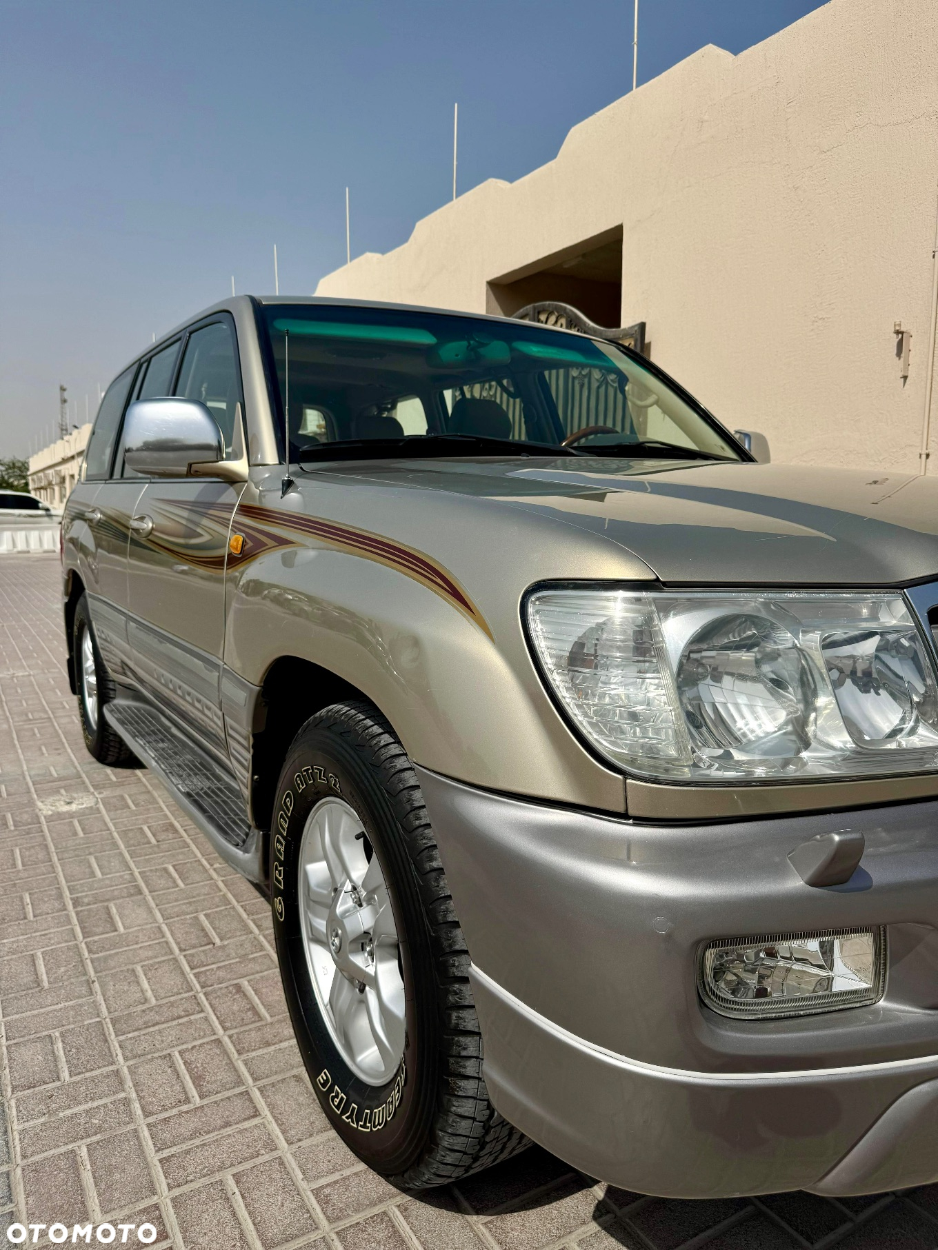 Toyota Land Cruiser - 16