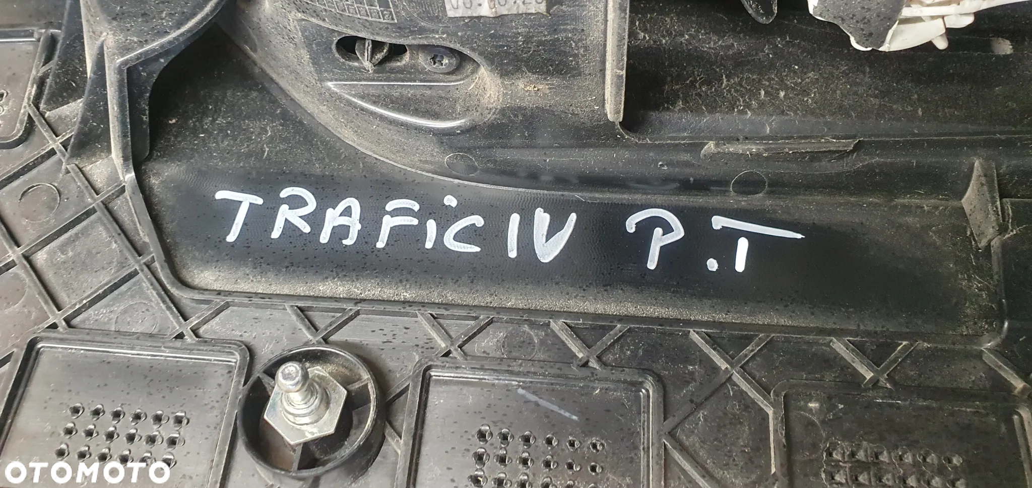 Lampa prawy tył tylna prawa Renault Trafic III Vivaro B - 9