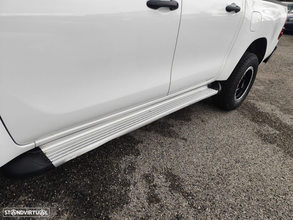 Toyota Hilux 2.4 D-4D 4WD CD Tracker - 8