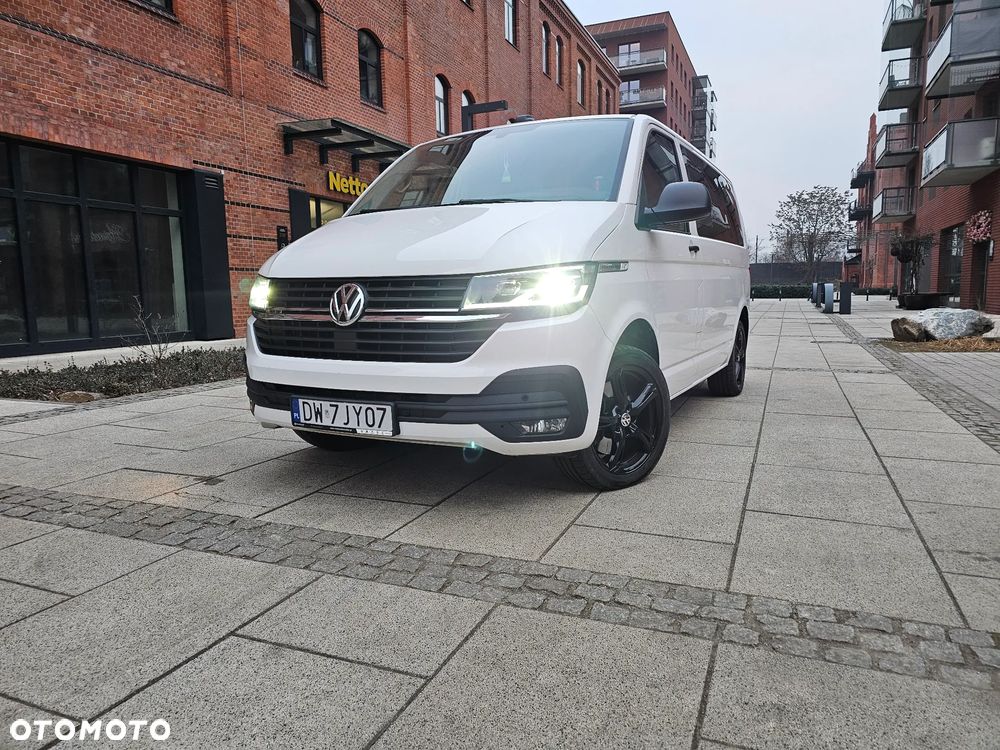 Volkswagen Multivan - 1