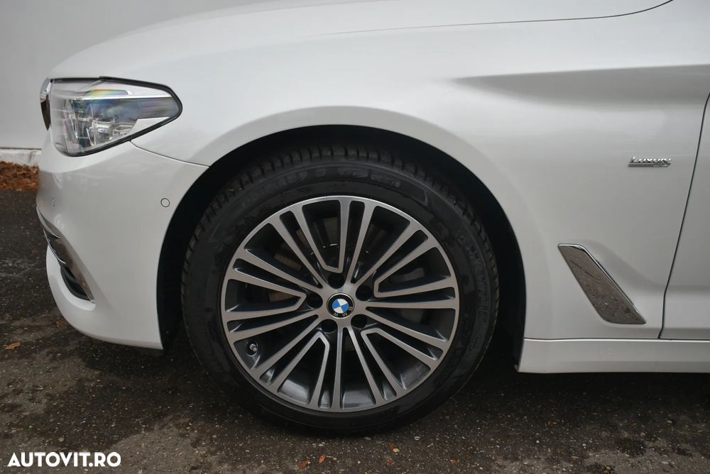 BMW Seria 5 520d xDrive Touring Aut. Luxury Line - 17