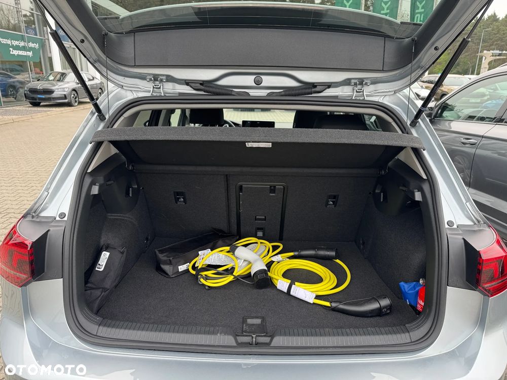 Volkswagen Golf 1.5 TSI EHybrid PHEV 150kW Life DSG - 13