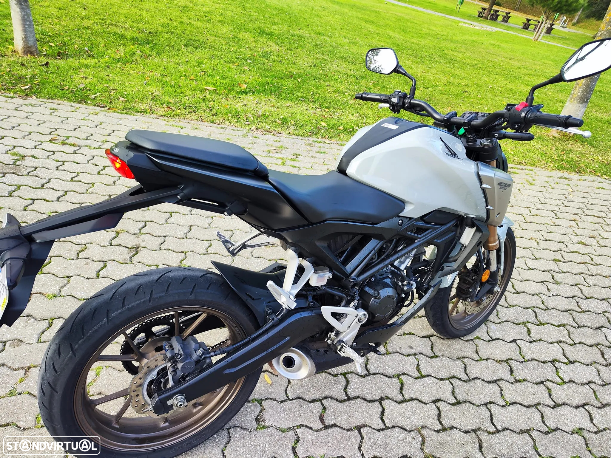 Honda CB 125 R Neo - 10
