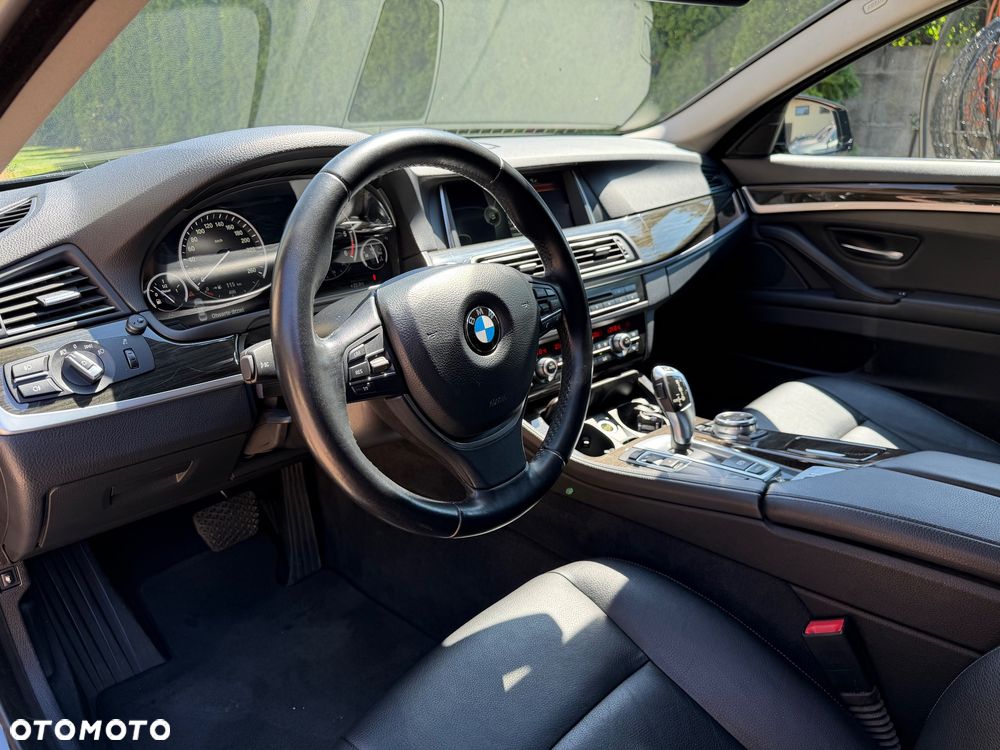 BMW Seria 5 520d Luxury Line - 22