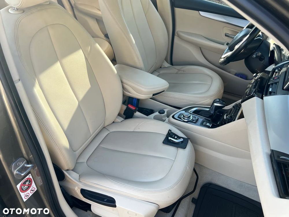 BMW Seria 2 216d Active Tourer - 16