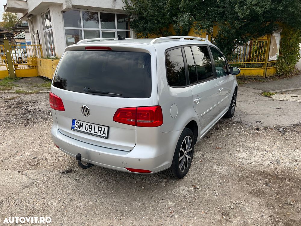 Volkswagen Touran 2.0 TDI DPF BlueMotion Technology DSG Highline - 4