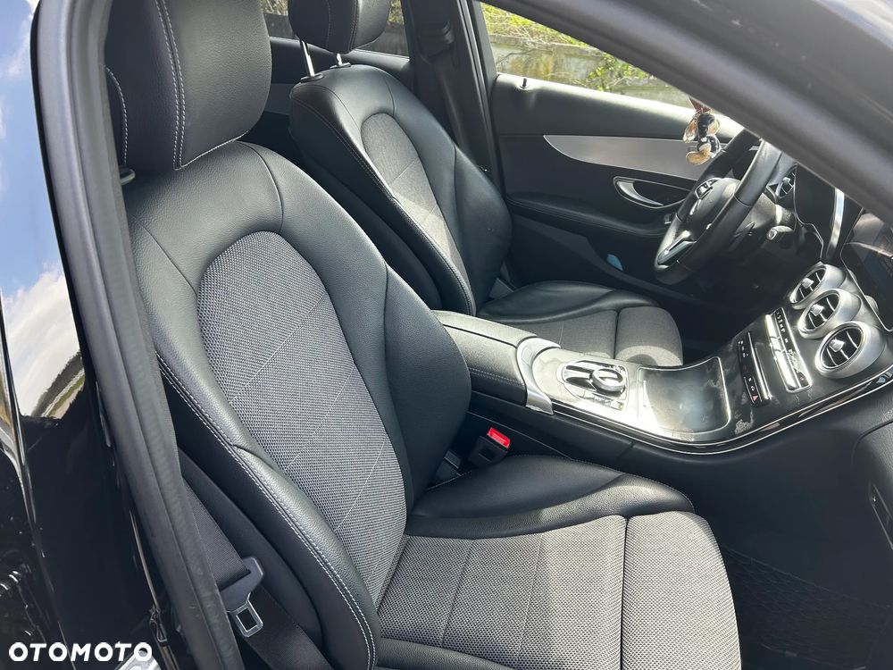 Mercedes-Benz Klasa C 220 d 4Matic 9G-TRONIC Avantgarde - 24