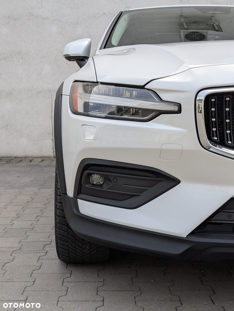 Volvo V60 B5 B AWD Plus Dark - 26