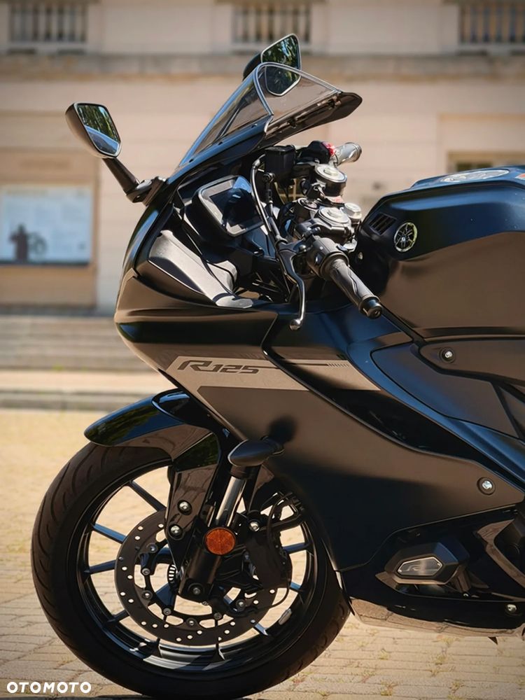 Yamaha YZF - 6