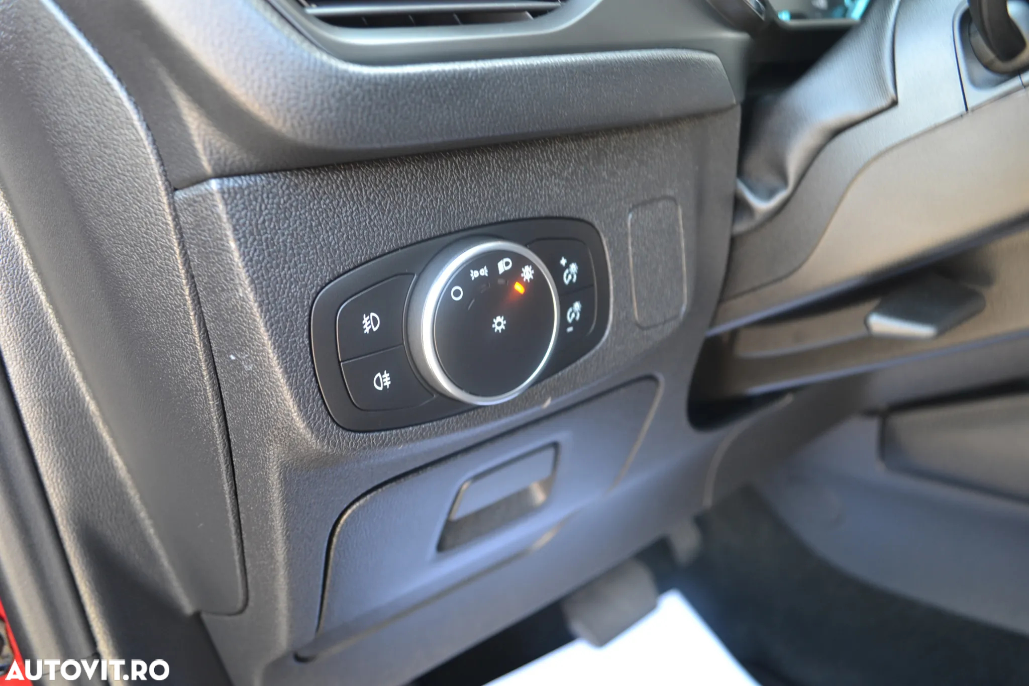 Ford Focus 1.5 EcoBlue Start-Stopp-System Aut. TITANIUM - 8