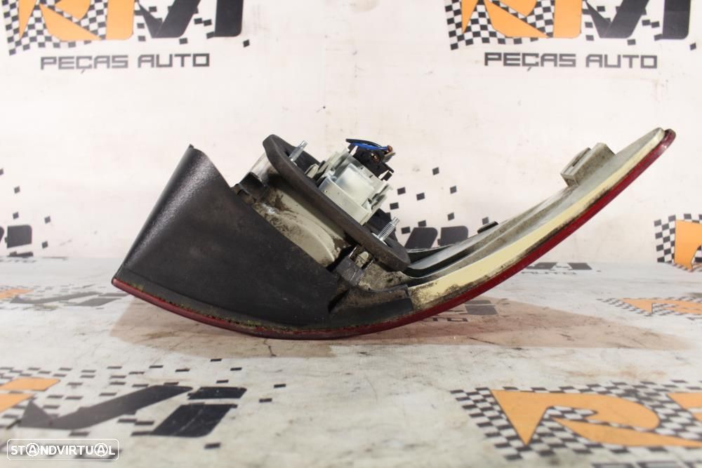 Farolim Direito Mercedes-Benz B-Class (W245)  A1698202664 / Chassi Pas - 10