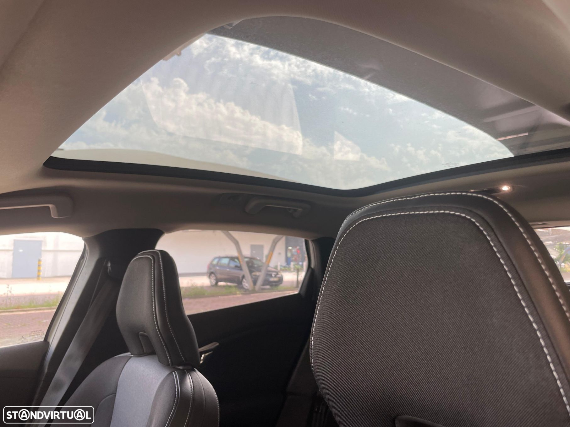 Volvo V40 2.0 D2 Momentum Eco - 7